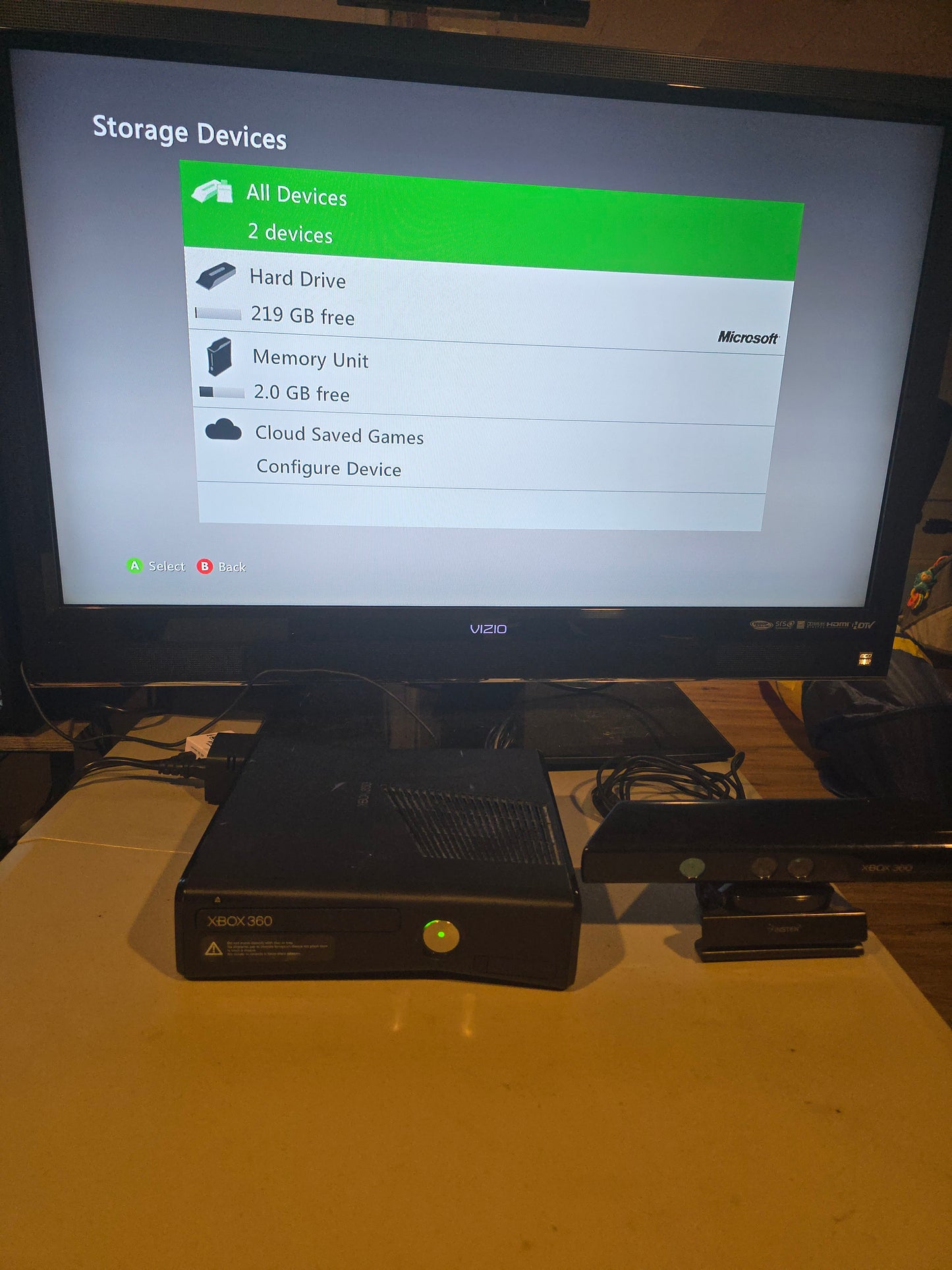 Xbox 360 Slim Console 250GB - Bundle With Kinect & Game Included